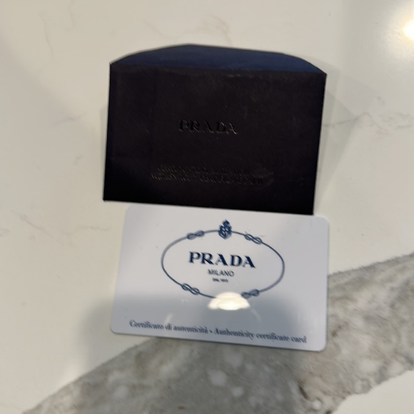 Authentic Prada Saffiano tote perfect condition - Picture 4 of 4